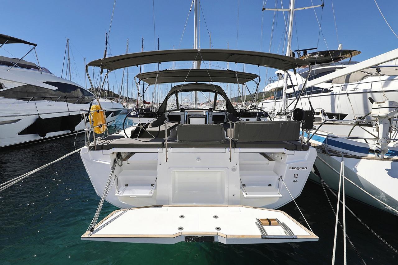 Najam Dufour 44 - 4 cab "Full Moon" u destinaciji Biograd na Moru | Nautilus - Slika 3