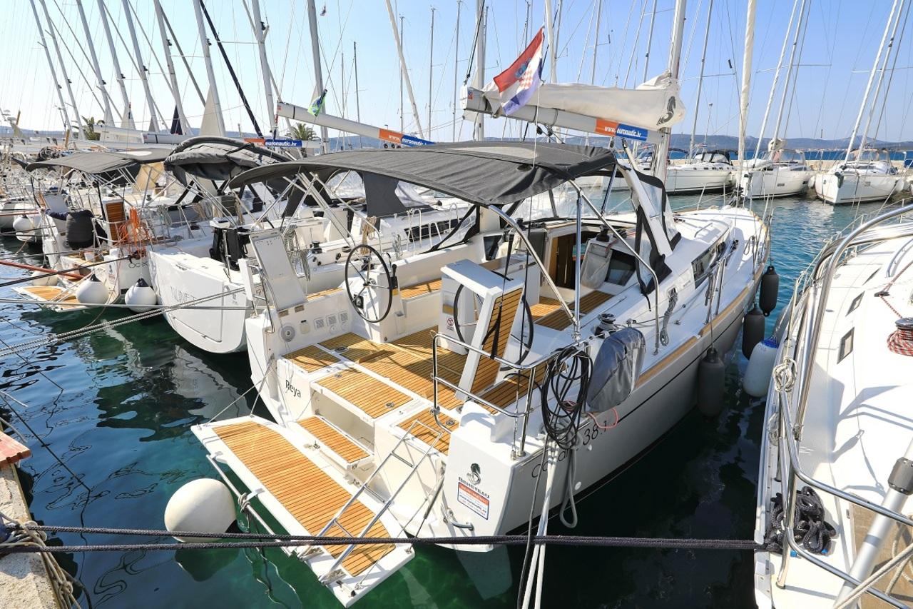 Noleggio Oceanis 38.1 "Reya" a Biograd na Moru | Nautilus - Slika 3
