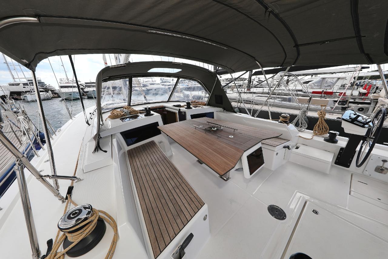 Najam Dufour 470 - 4 cab. "Tango" u destinaciji Trogir | Nautilus - Slika 4