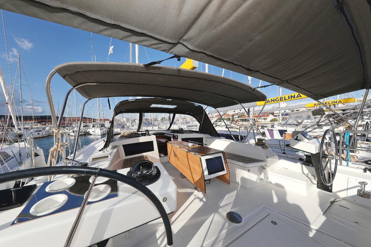Charter Dufour 470 - 5 cab. "Anthea" in Trogir | Nautilus - Slika 4
