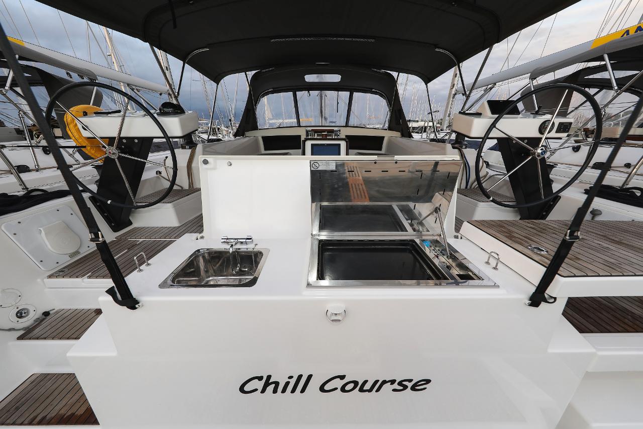 Noleggio Dufour 470 - 5 cab. "Chill Course" a Trogir | Nautilus - Slika 4