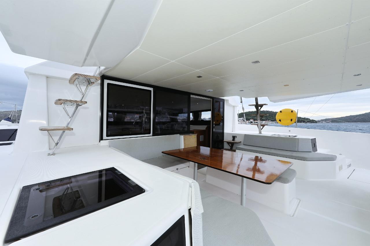 Noleggio Dufour 48 Catamaran - 5 + 1 cab. "Believe" a Vodice | Nautilus - Slika 4