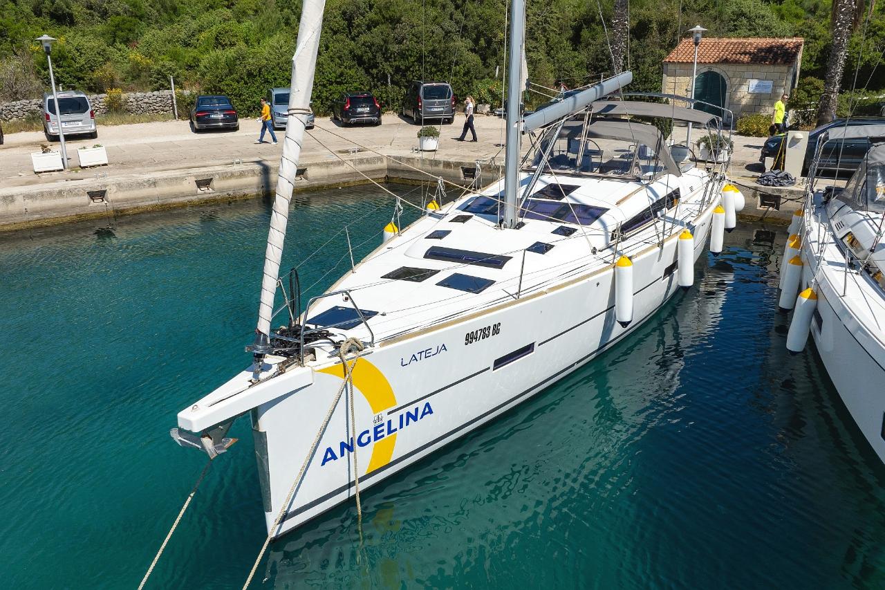Noleggio Dufour 520 GL "Lateja" a Trogir | Nautilus - Slika 3