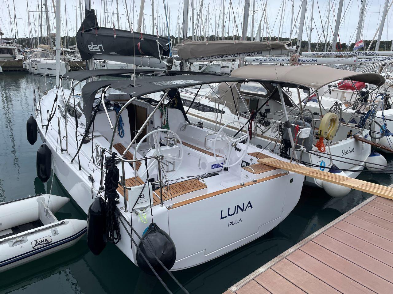 Charter Elan E4 "Luna" in Pula | Nautilus - Slika 3