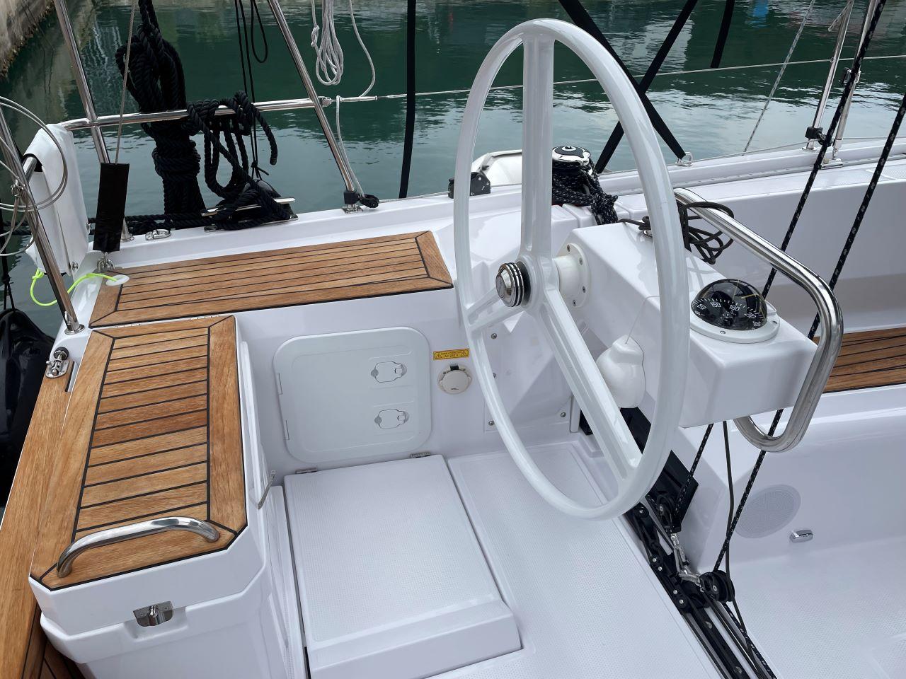 Charter Elan E4 "Luna" in Pula | Nautilus - Slika 4