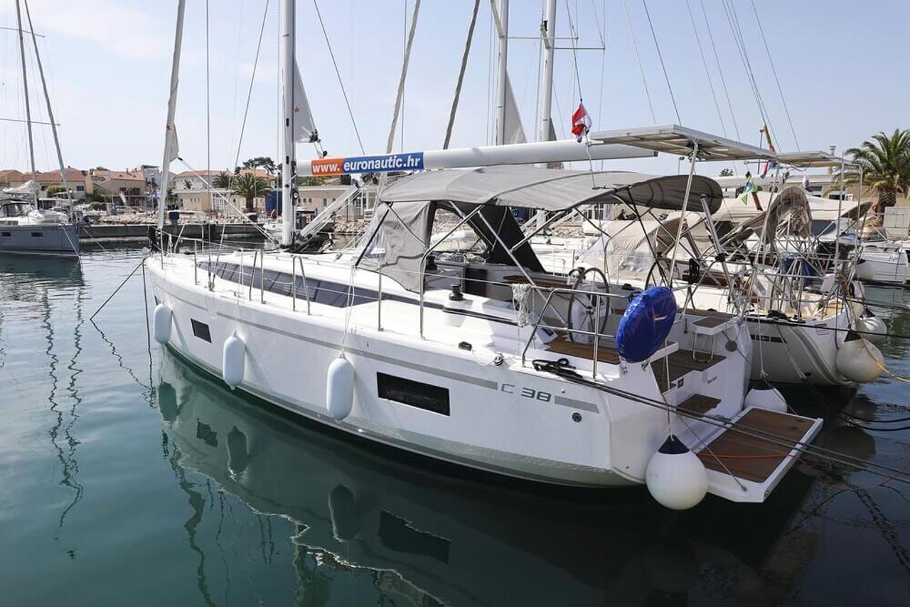 Charter Bavaria C38 "Blue Note" in Biograd na Moru | Nautilus - Slika 4