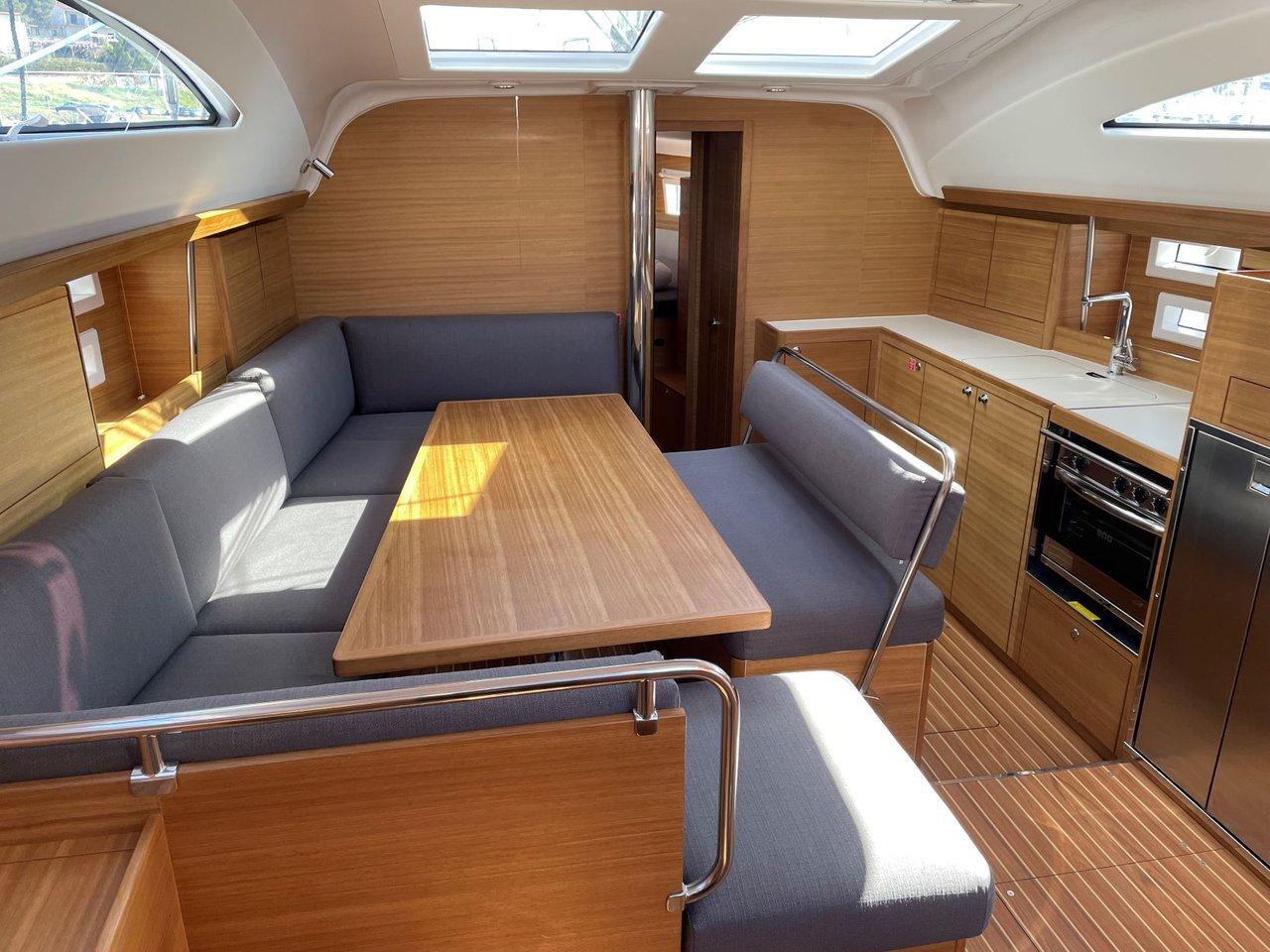 Charter Elan Impression 45.1 "Tattoo" in Pula | Nautilus - Slika 3