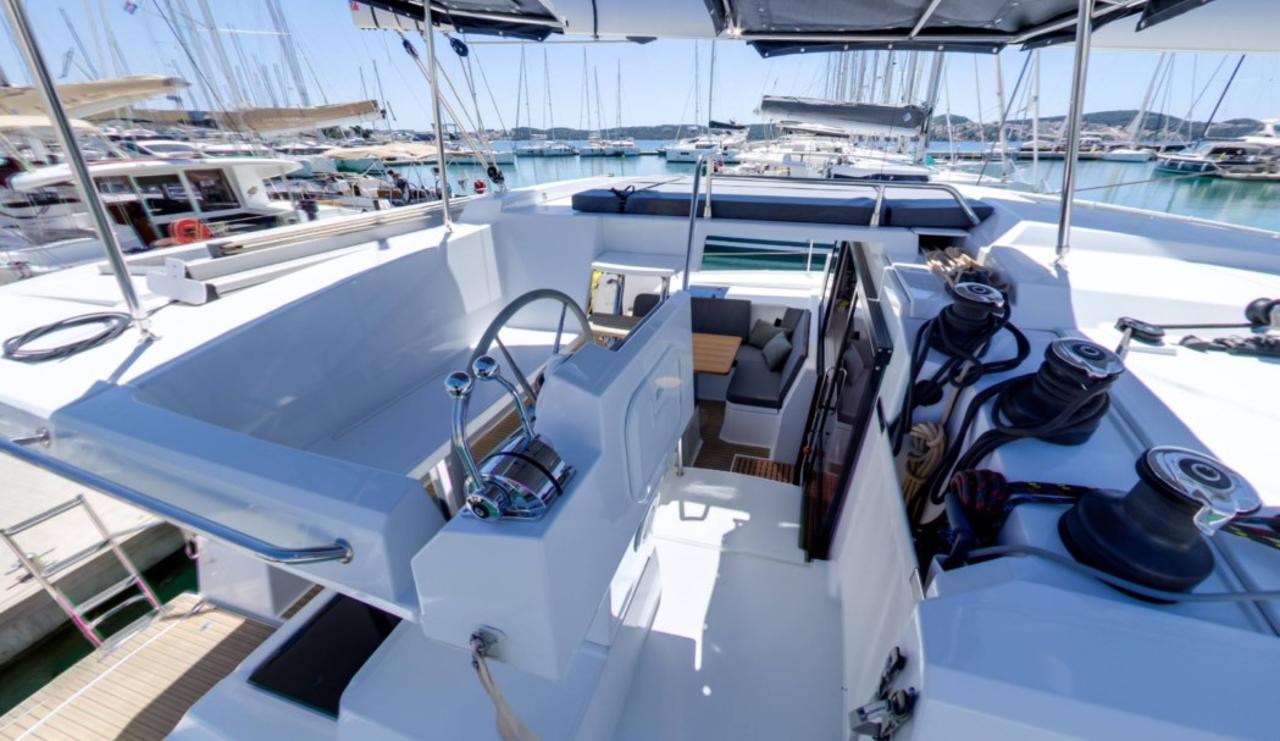 Najam Fountaine Pajot Astrea 42 - 4 + 2 cab. "Magic Summer" u destinaciji Seget Donji | Nautilus - Slika 3