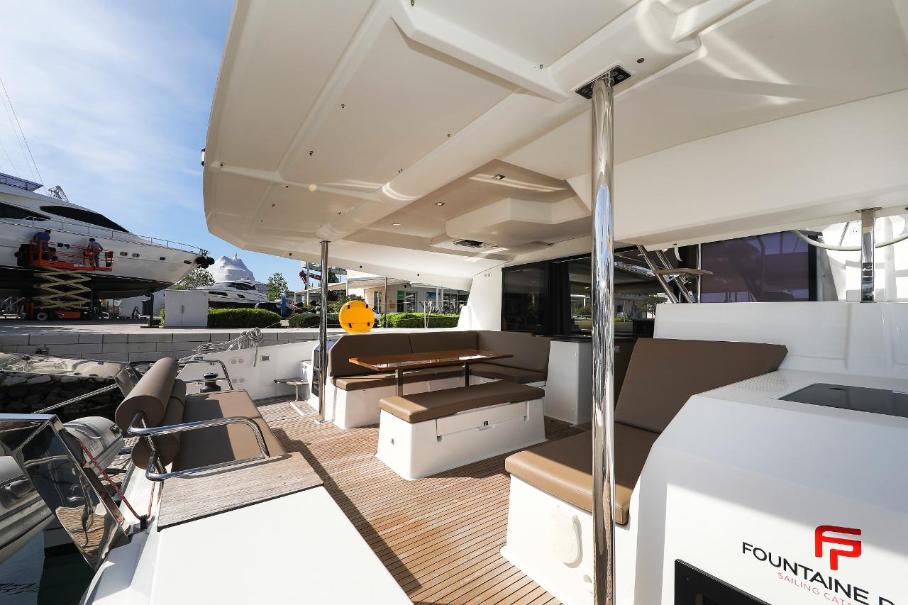Najam Fountaine Pajot Saona 47 Quintet - 5 + 1 cab. "Nina V" u destinaciji Trogir | Nautilus - Slika 4