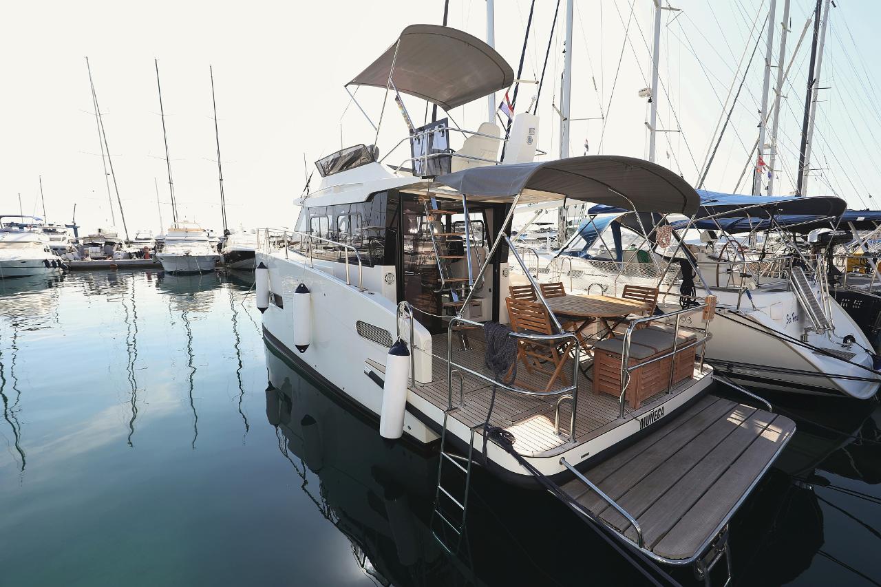 Najam Futura 40 Grand Horizon "Muneca " u destinaciji Vodice | Nautilus - Slika 3