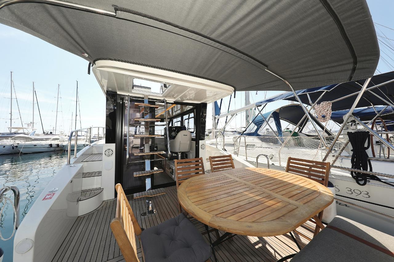 Najam Futura 40 Grand Horizon "Muneca " u destinaciji Vodice | Nautilus - Slika 4