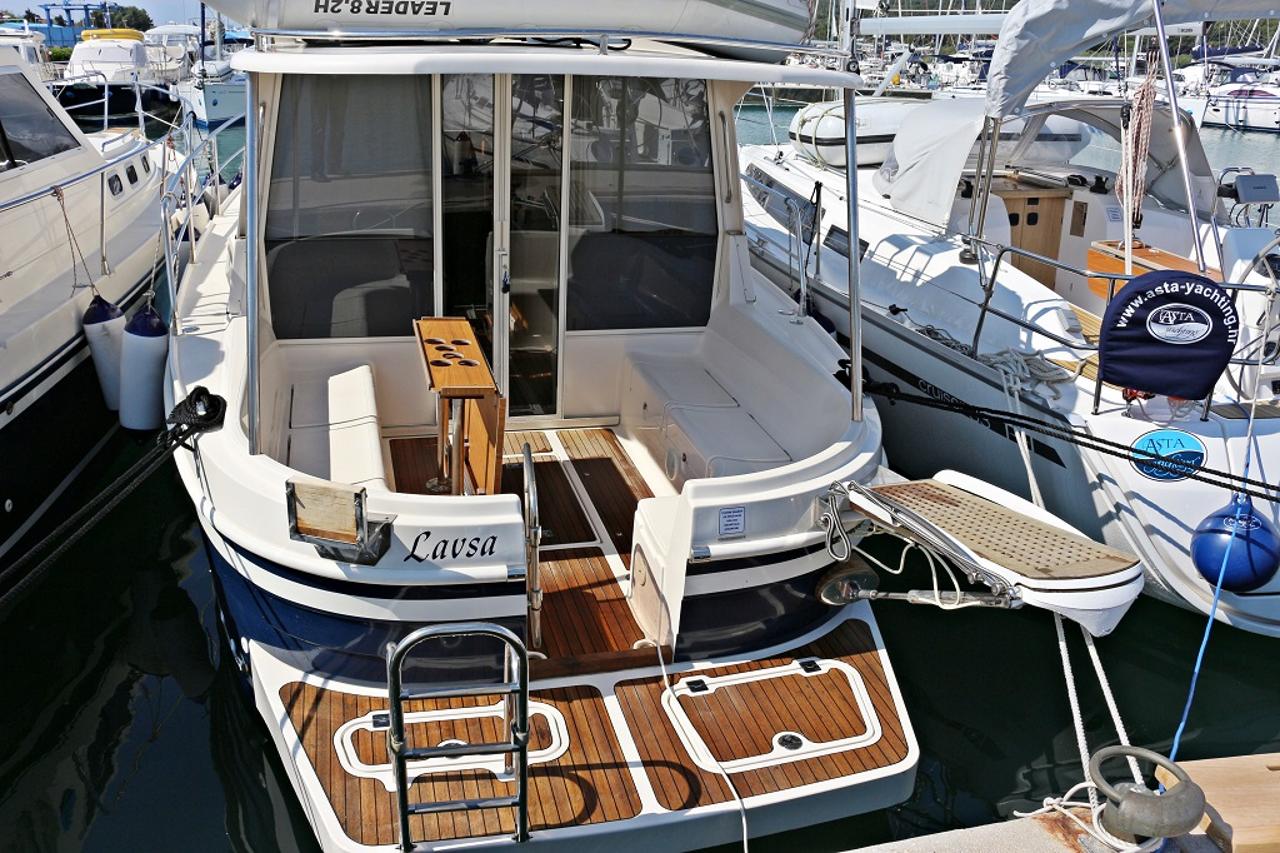 Najam Adria 1002 Vektor "Lavsa" u destinaciji Sukošan | Nautilus - Slika 3