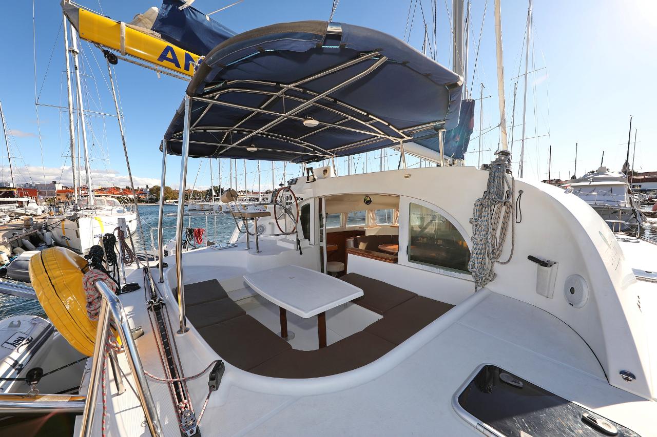 Charter Lagoon 380 S2 - 4 + 2 cab. "Love Song" in Biograd na Moru | Nautilus - Slika 3