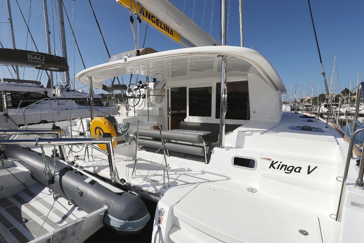 Najam Lagoon 400 S2 - 4 + 2 cab. "Kinga V" u destinaciji Vodice | Nautilus - Slika 4
