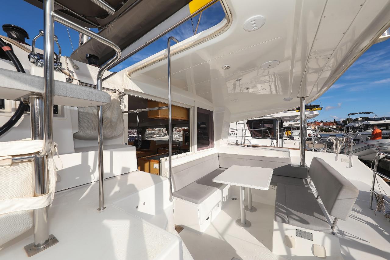 Charter Lagoon 400 S2 - 4 + 2 cab. "Ladies First" in Rogoznica | Nautilus - Slika 4