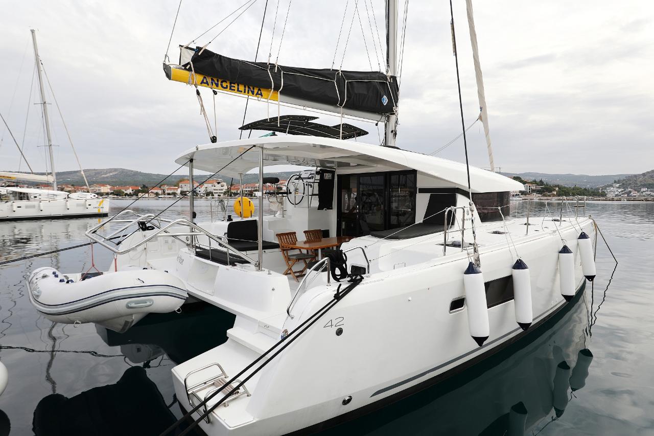 Charter Lagoon 42 - 4 + 2 cab. "Air Wave" in Rogoznica | Nautilus - Slika 3