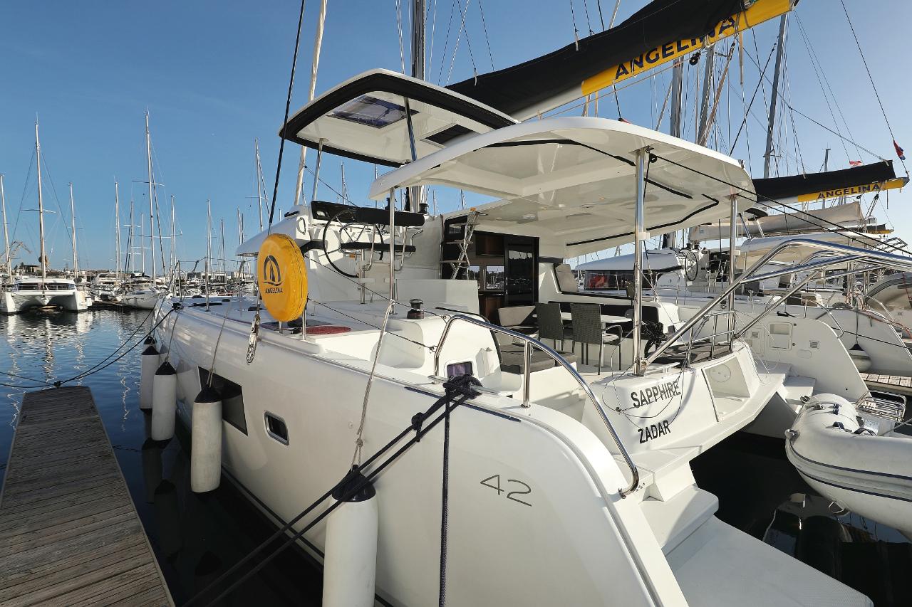 Najam Lagoon 42 - 4 + 2 cab. "Sapphire" u destinaciji Vodice | Nautilus - Slika 3