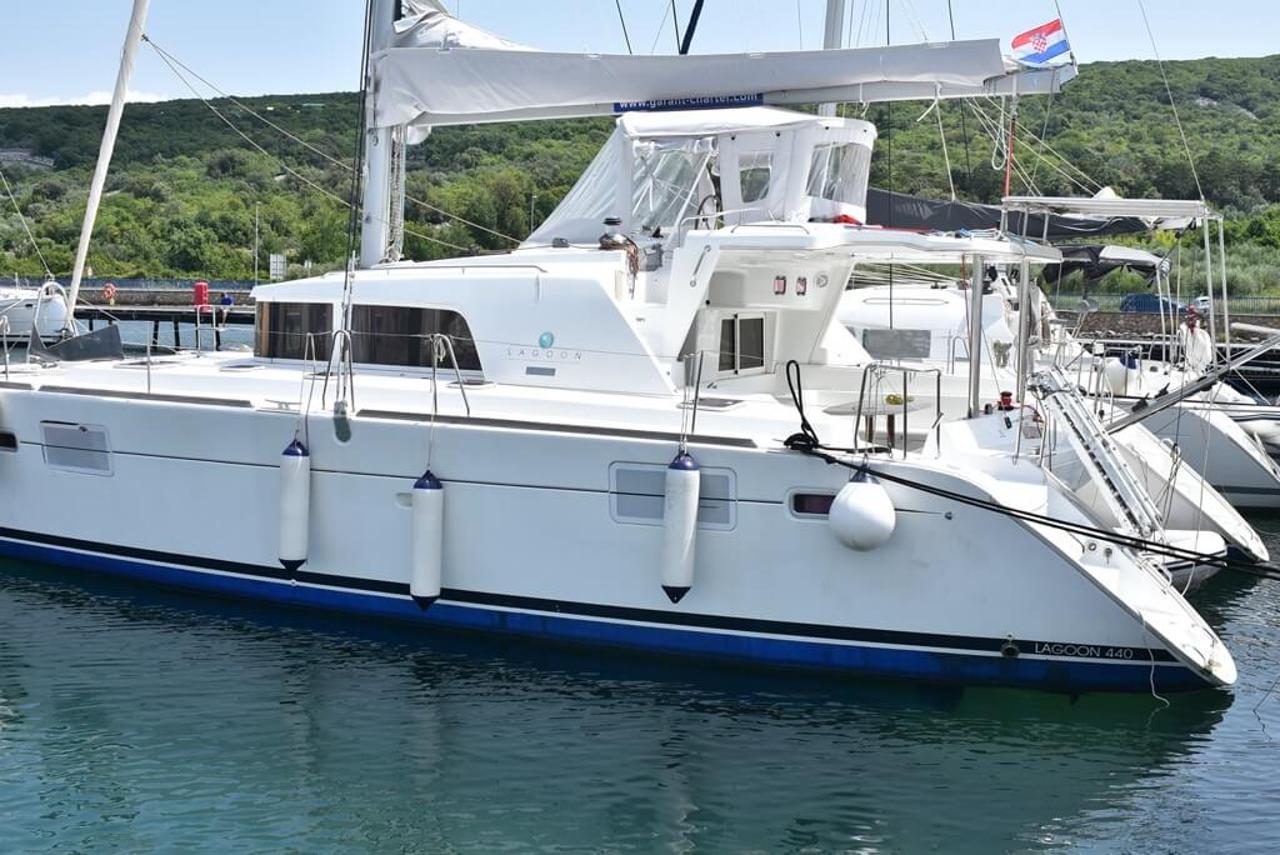 Charter Lagoon 440 - 4 + 2 cab. "Oceanus" in Punat | Nautilus - Slika 3