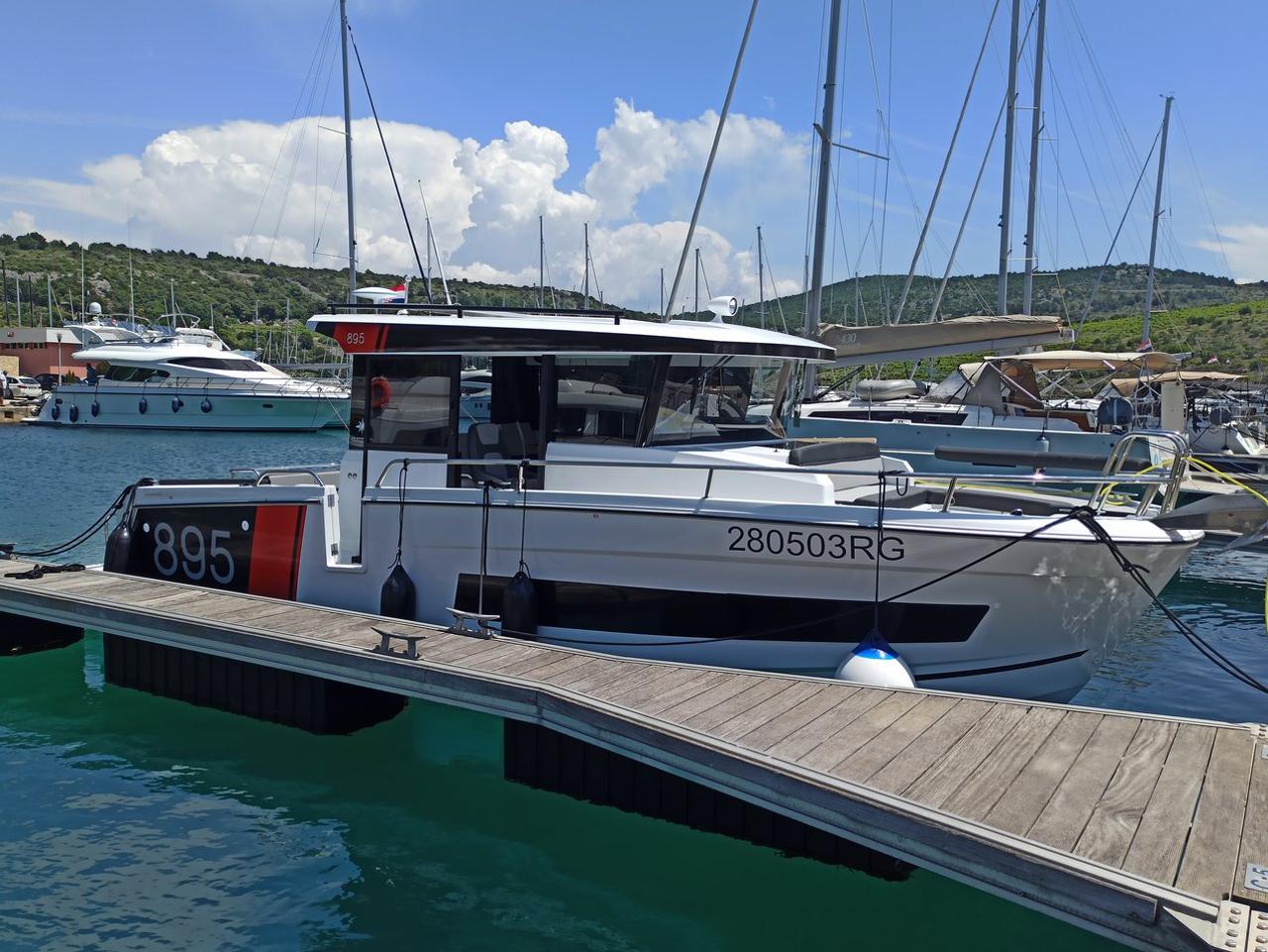 Najam Merry Fisher 895 Sport Offshore "Surprise" u destinaciji Punat | Nautilus - Slika 3