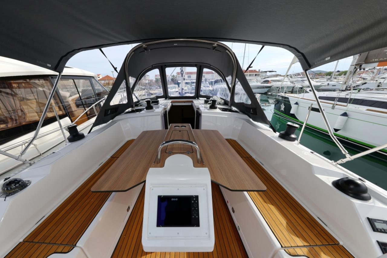 Najam Bavaria C38 "Freewise" u destinaciji Pirovac | Nautilus - Slika 3