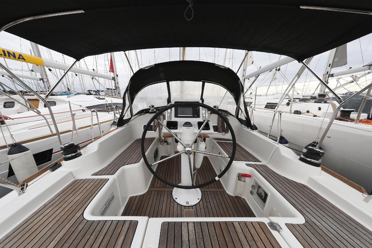 Najam Oceanis 34 "Caprice" u destinaciji Vodice | Nautilus - Slika 4
