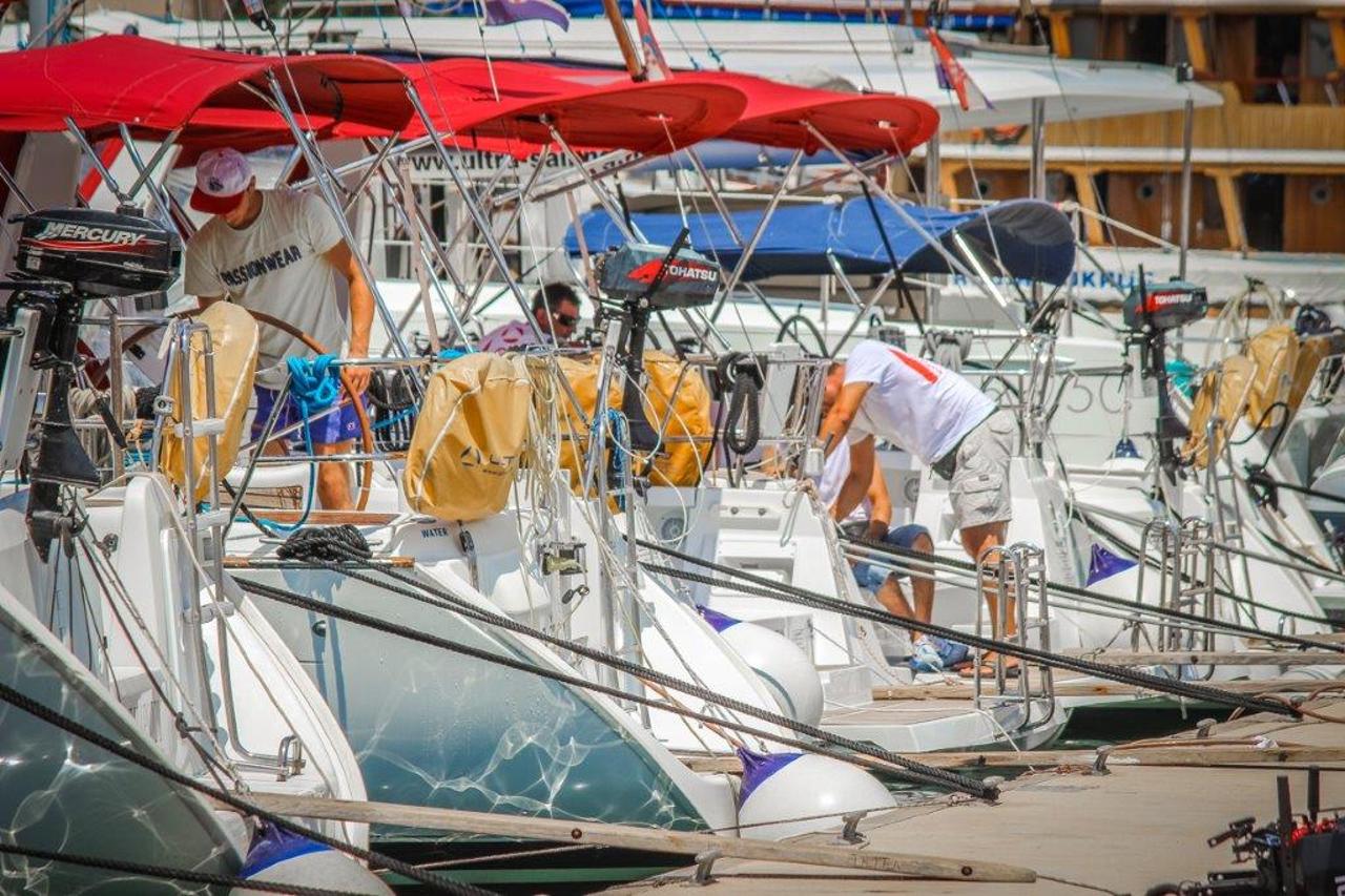 Najam Oceanis 35 "Dalmar" u destinaciji Medulin | Nautilus - Slika 4