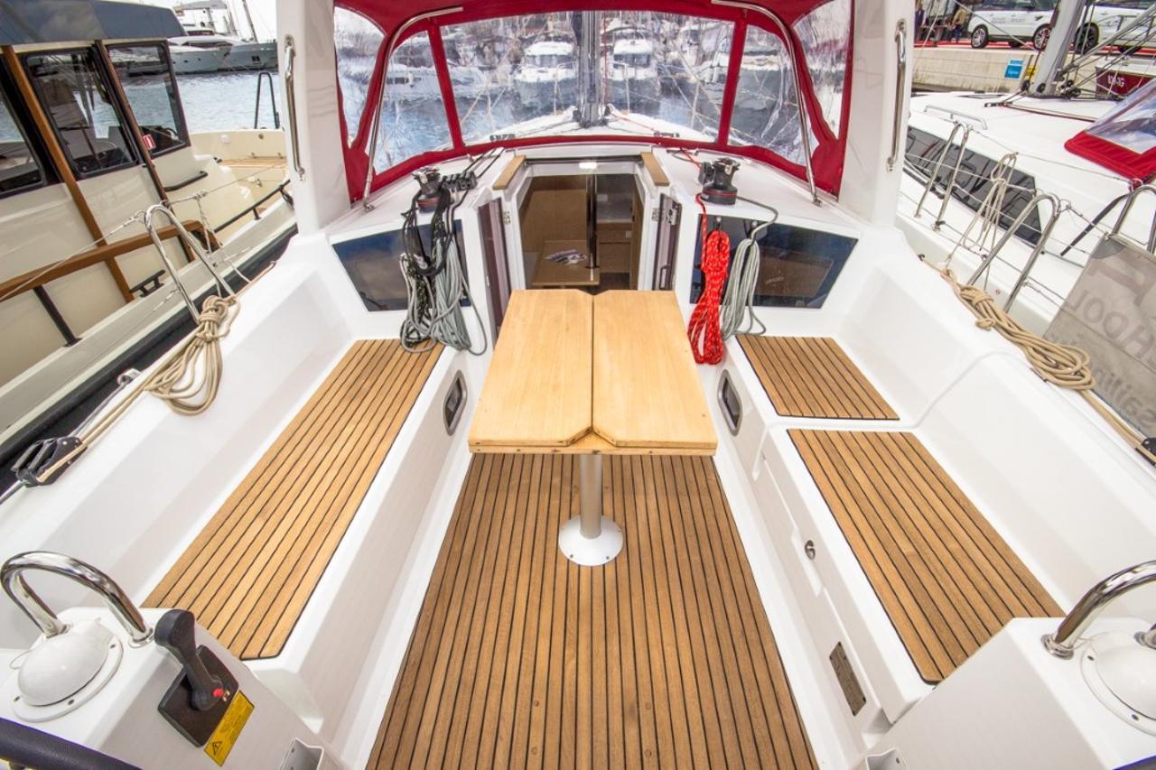 Charter Oceanis 35 "Gala" in Split | Nautilus - Slika 3