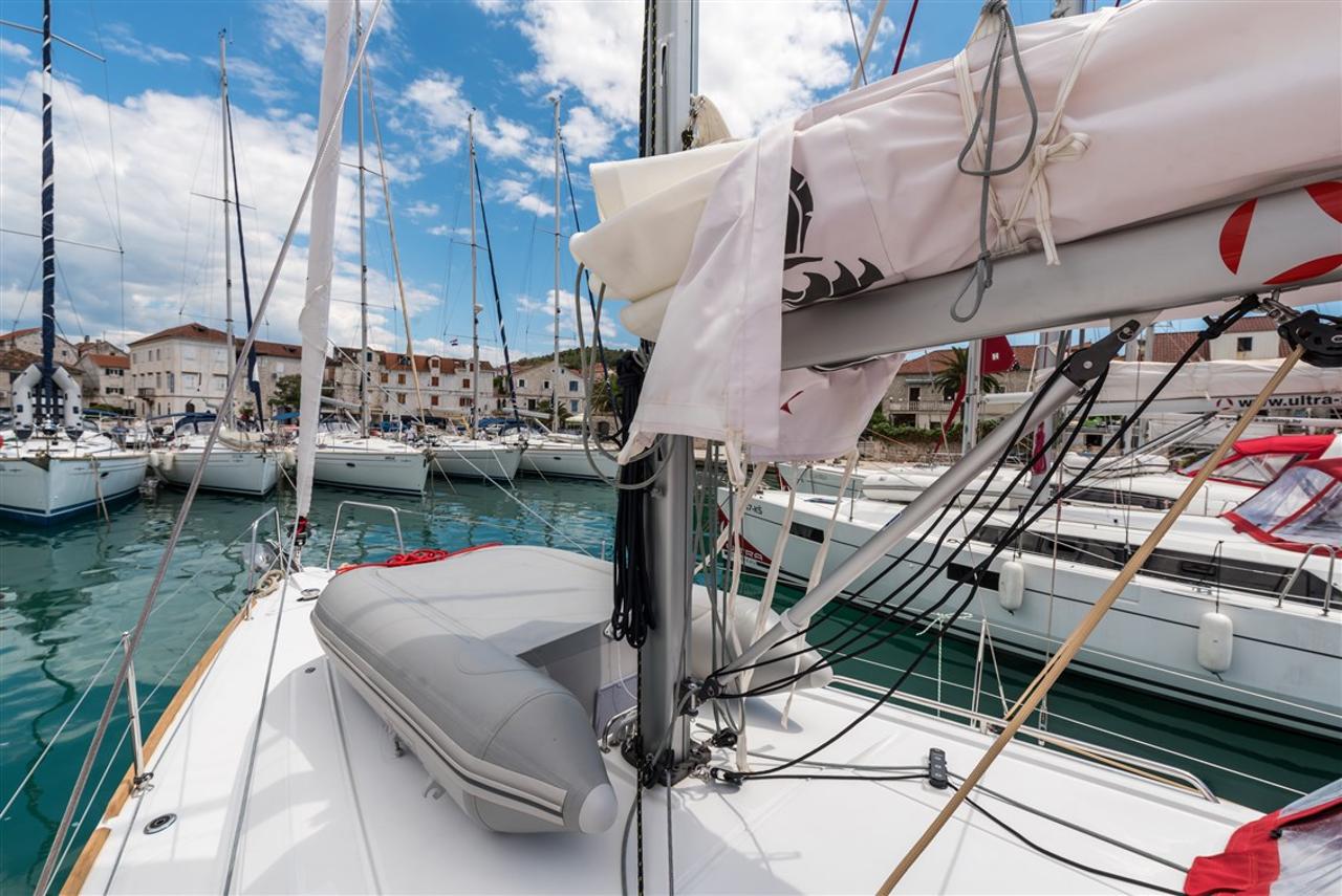 Charter Oceanis 35.1 "Lampuga" in Split | Nautilus - Slika 3