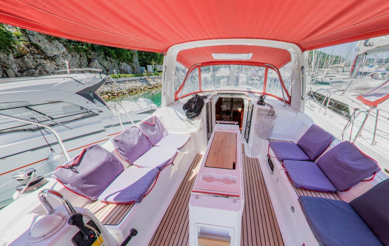 Najam Oceanis 38.1 "Luce" u destinaciji Dubrovnik | Nautilus - Slika 3