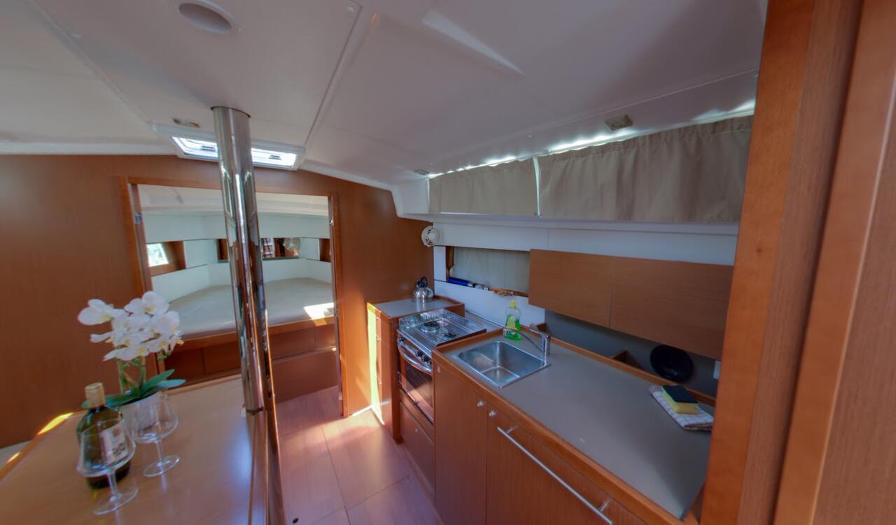 Najam Oceanis 38.1 "Luce" u destinaciji Dubrovnik | Nautilus - Slika 4