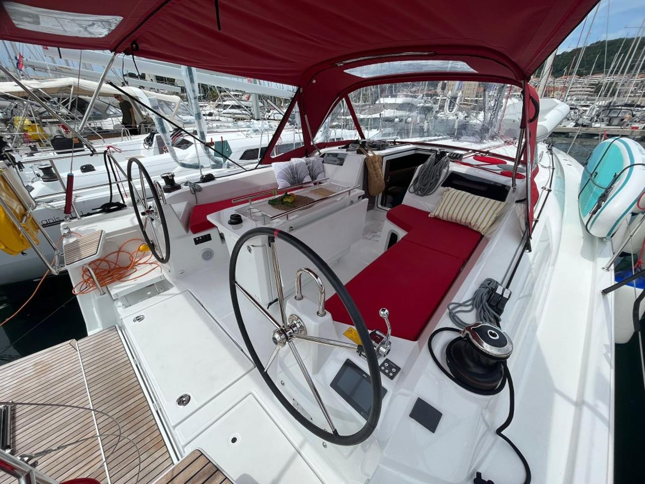 Najam Oceanis 40.1 - 3 cab. "Bibi One" u destinaciji Split | Nautilus - Slika 3