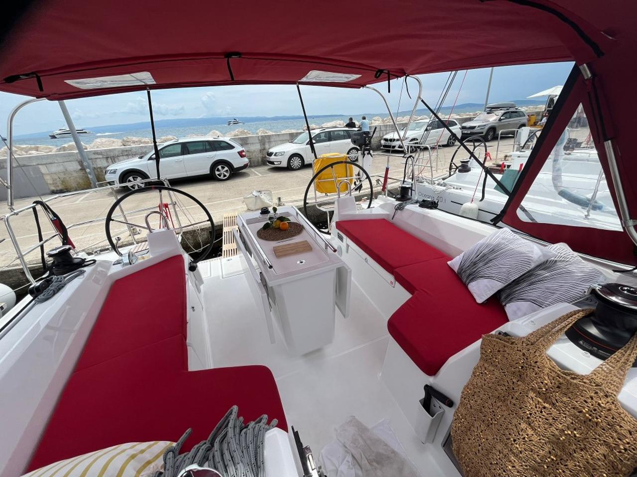 Najam Oceanis 40.1 - 3 cab. "Bibi One" u destinaciji Split | Nautilus - Slika 4