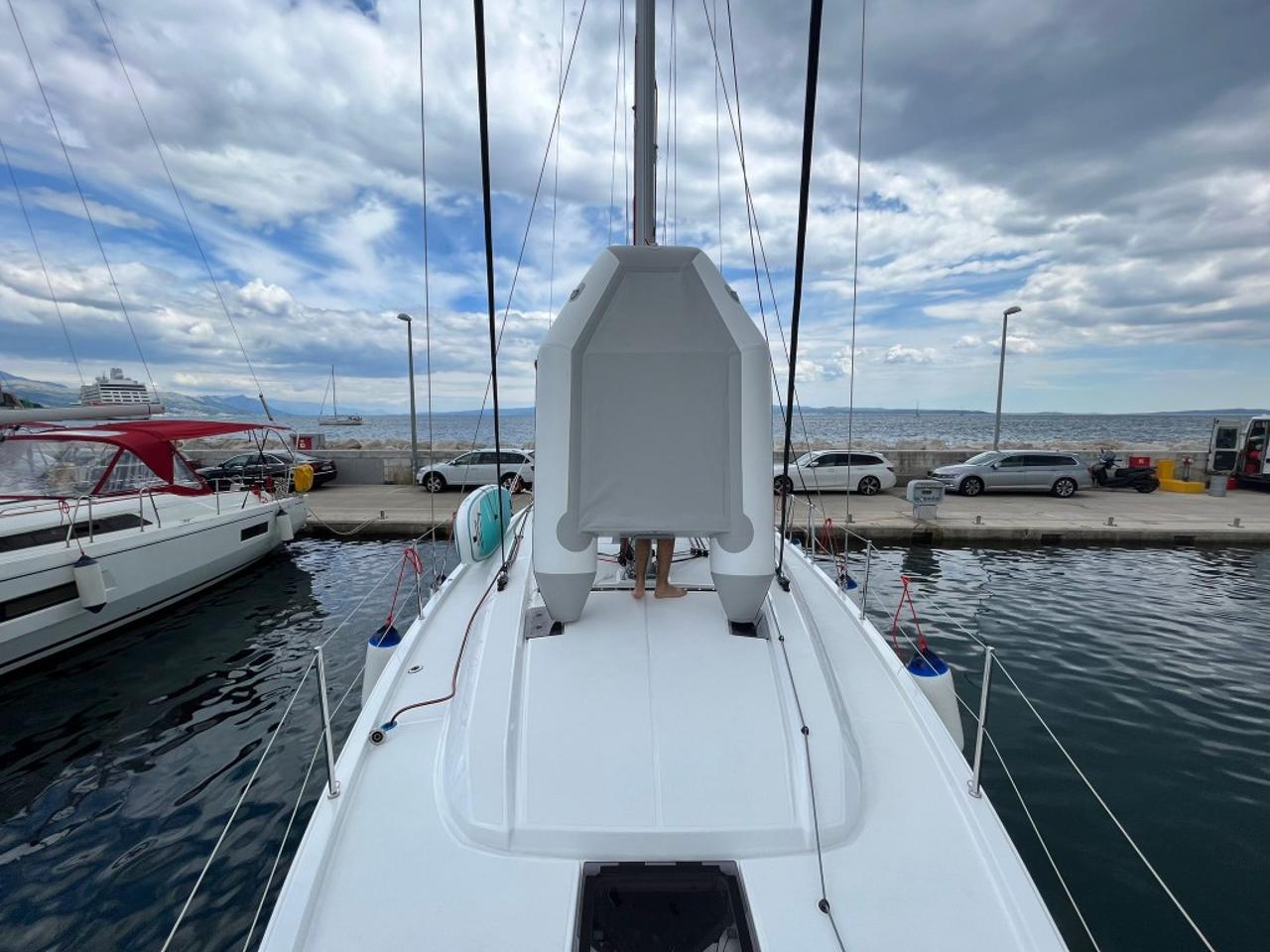 Najam Oceanis 40.1 - 3 cab. "Cosmic Dancer" u destinaciji Split | Nautilus - Slika 4