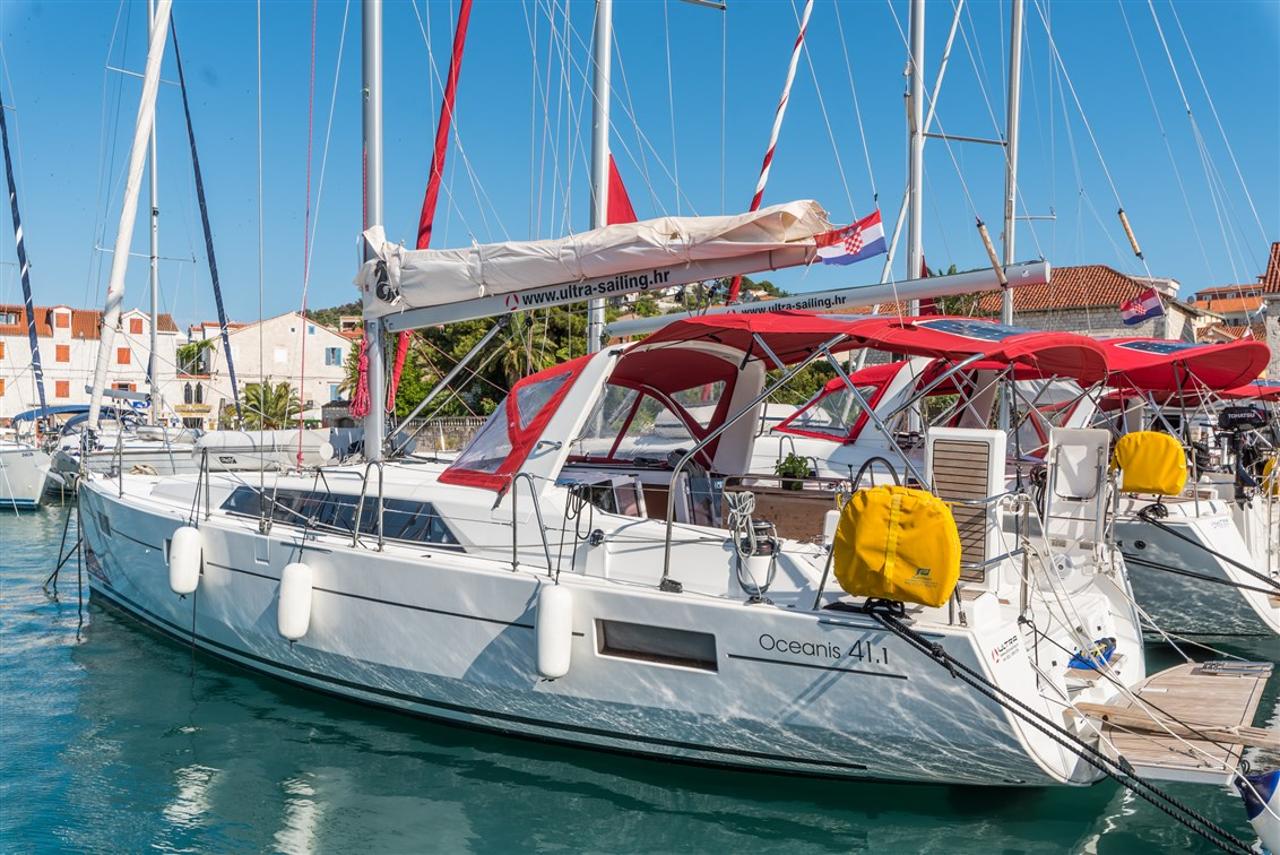 Najam Oceanis 41.1 "Sparkling" u destinaciji Split | Nautilus - Slika 3