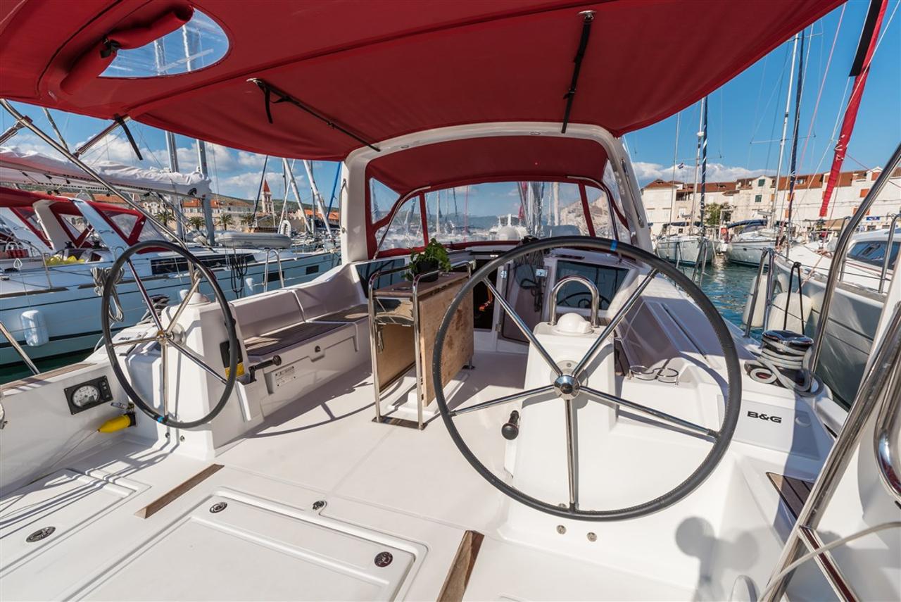 Najam Oceanis 41.1 "Sparkling" u destinaciji Split | Nautilus - Slika 4