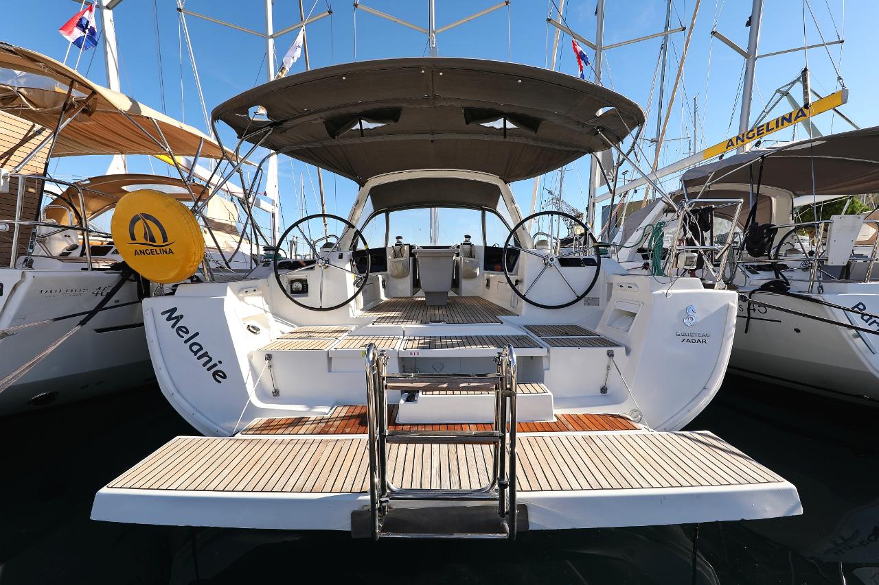 Najam Oceanis 45 - 4 cab. "Melanie" u destinaciji Trogir | Nautilus - Slika 3