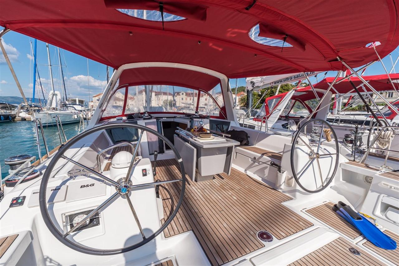 Najam Oceanis 45 - 4 cab. "Zoa" u destinaciji Split | Nautilus - Slika 4