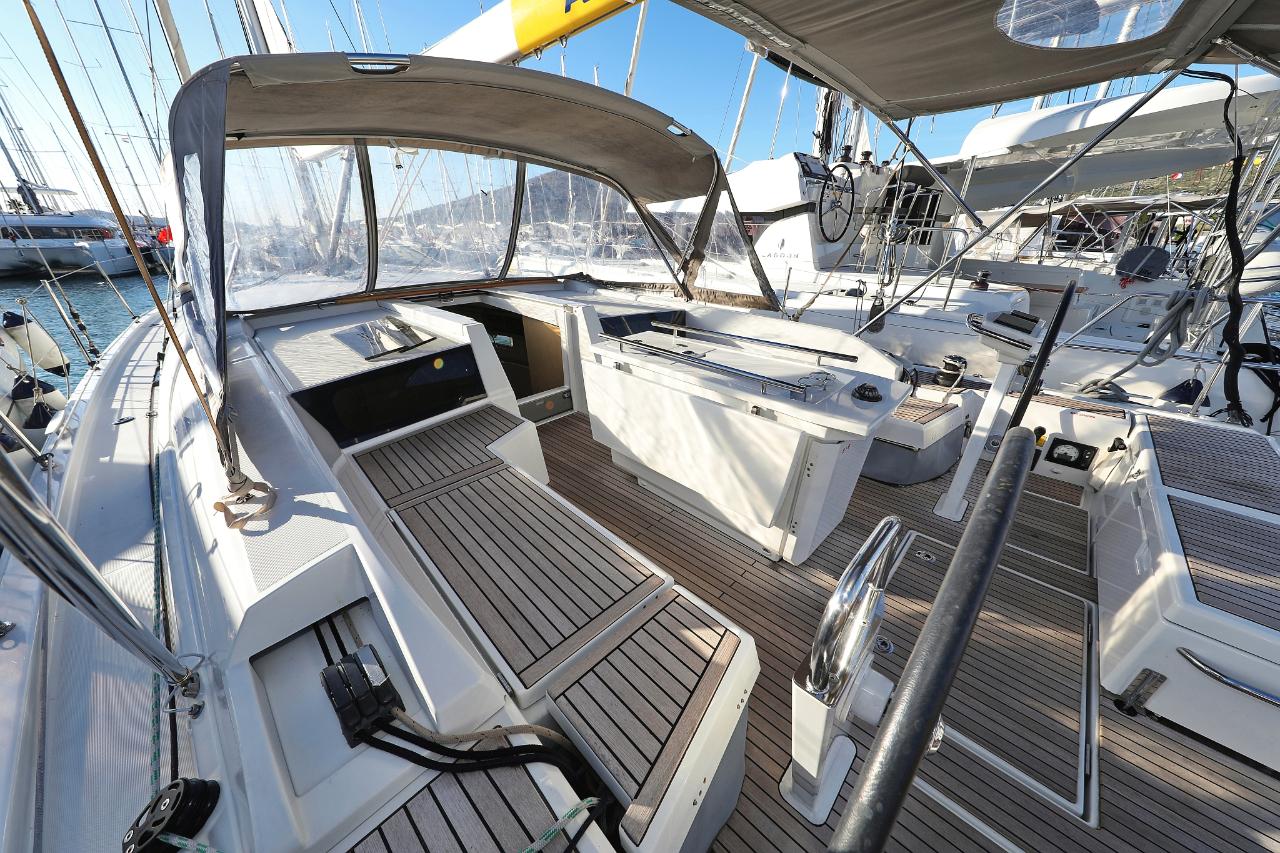 Najam Oceanis 46.1 - 4 cab. "Auf Kurs" u destinaciji Trogir | Nautilus - Slika 4