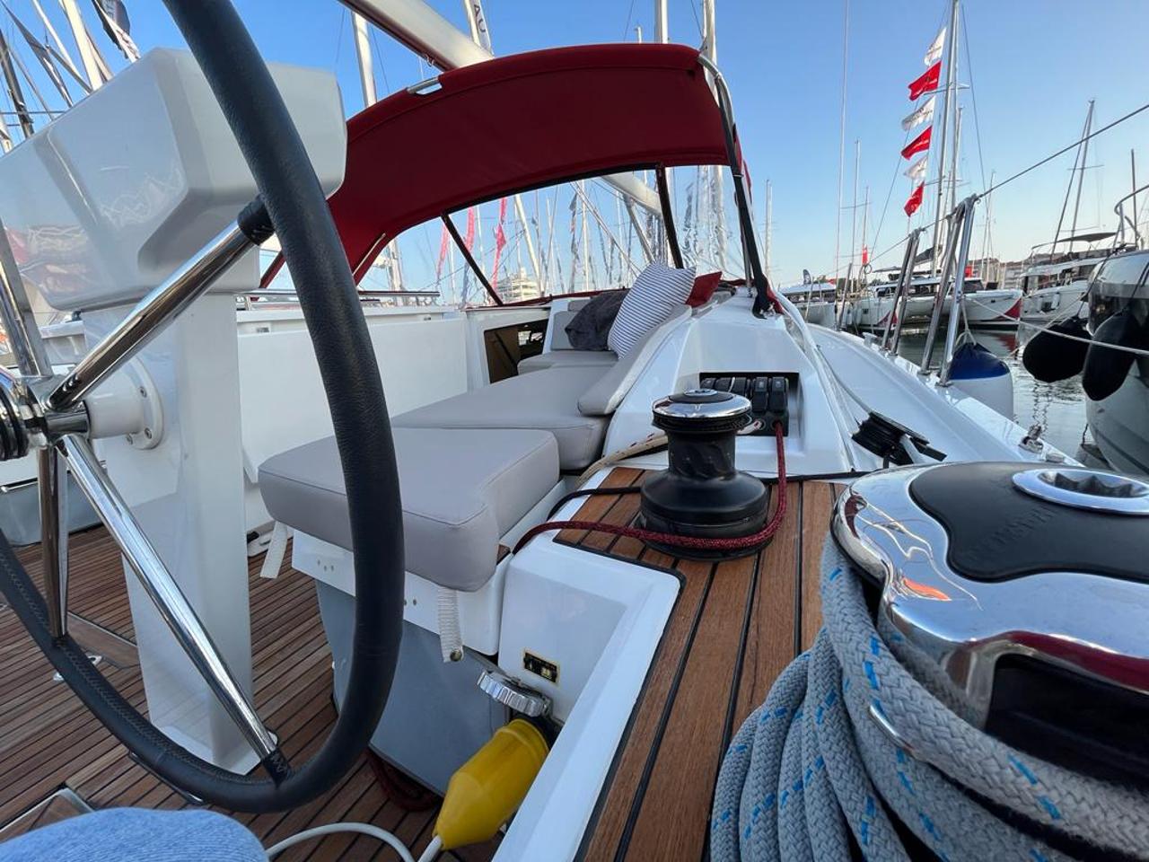 Najam Oceanis 46.1 - 4 cab. "Nauti Buoy" u destinaciji Split | Nautilus - Slika 4
