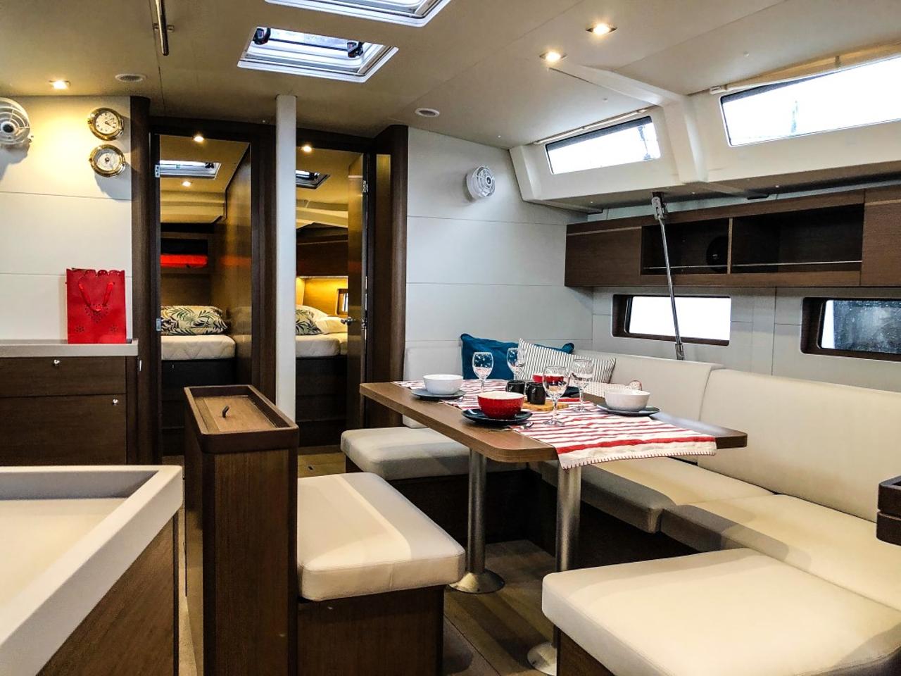 Najam Oceanis 46.1 - 4 cab. "Nemo" u destinaciji Medulin | Nautilus - Slika 4