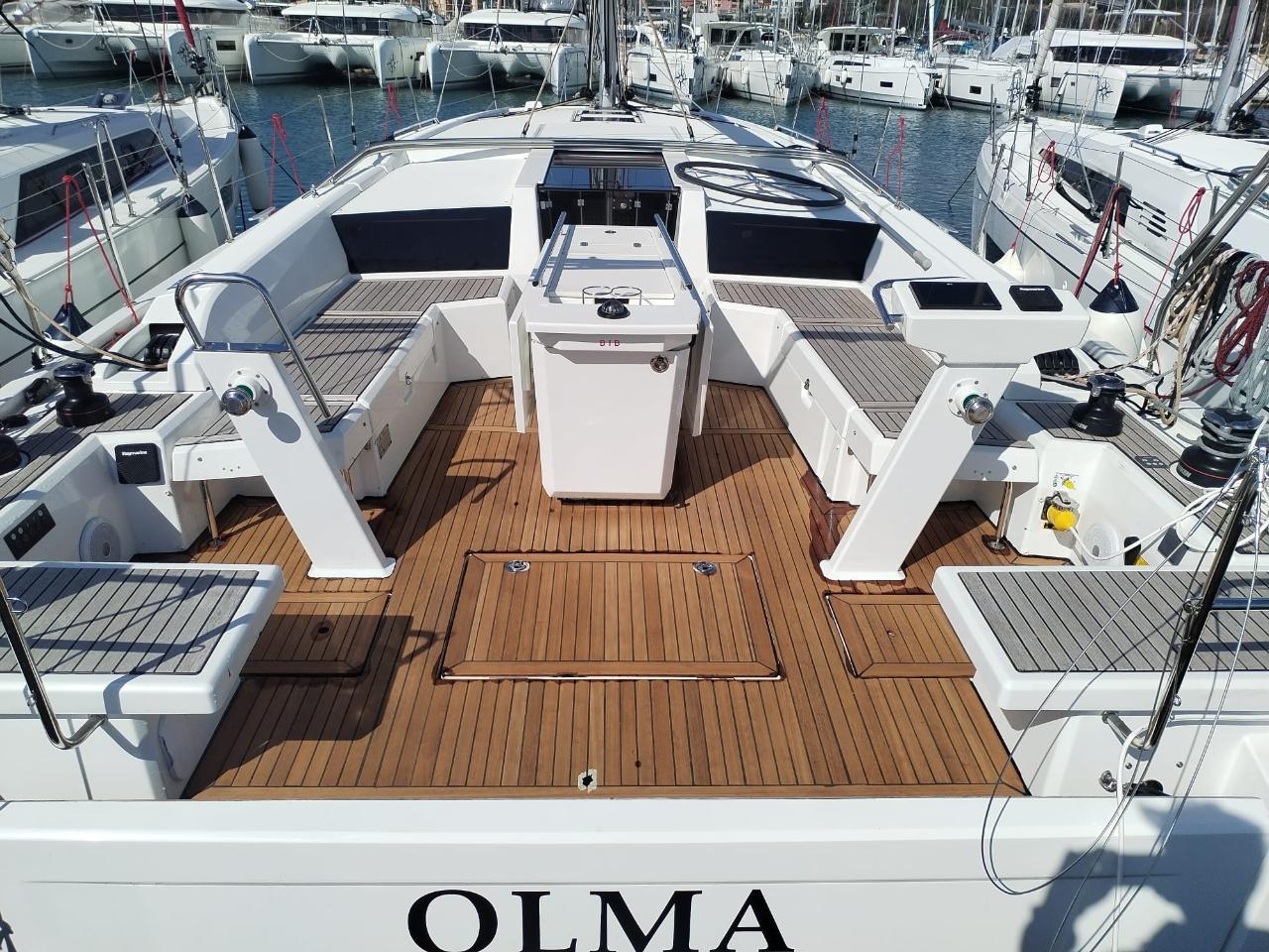 Najam Oceanis 46.1 - 4 cab. "Olma" u destinaciji Split | Nautilus - Slika 3