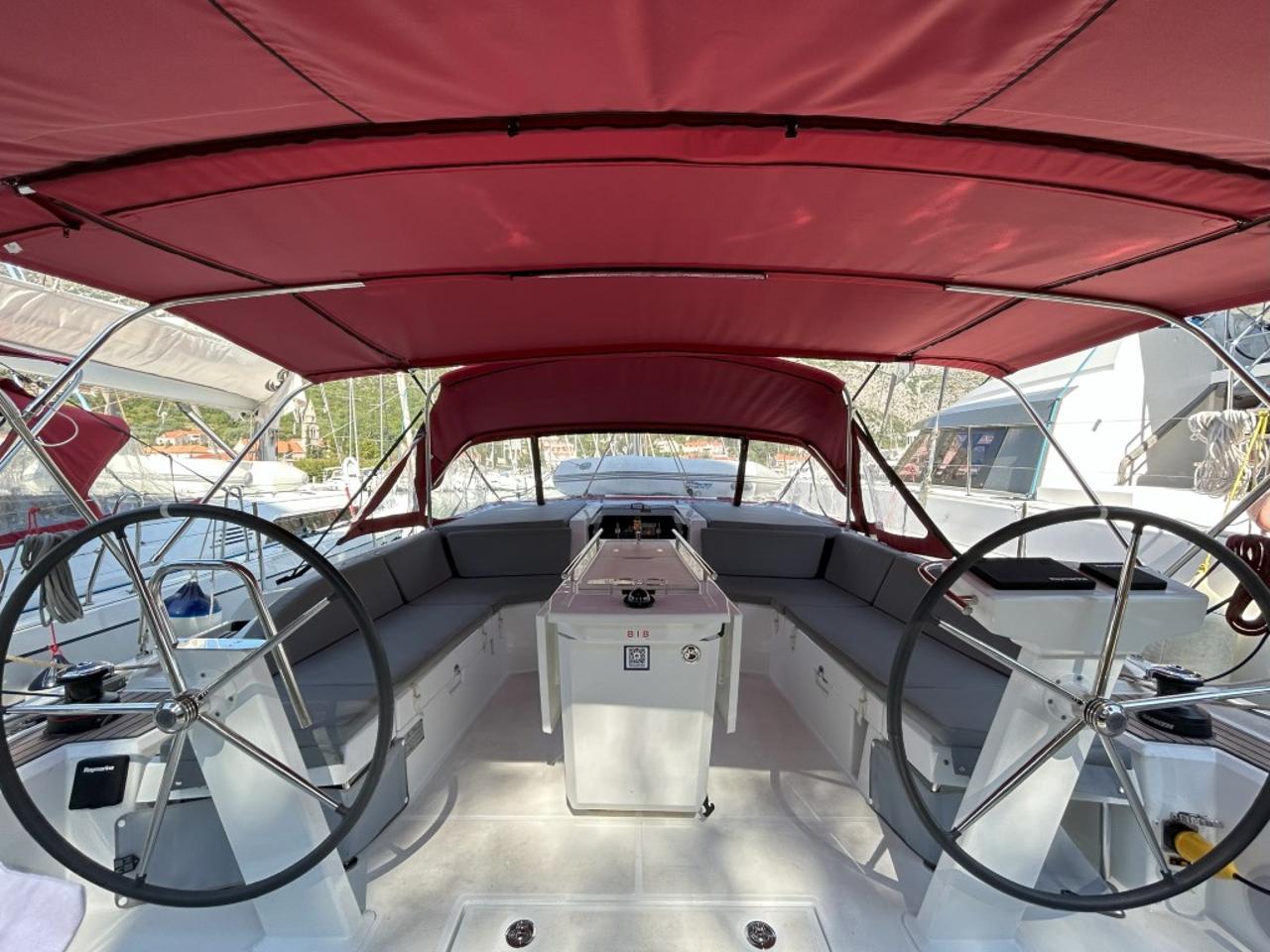 Najam Oceanis 46.1 "Bumblebee" u destinaciji Split | Nautilus - Slika 4