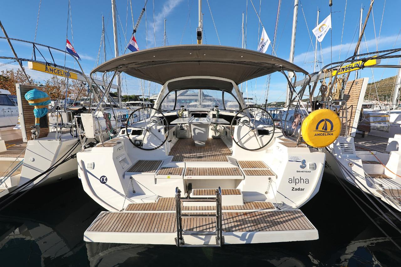 Najam Oceanis 48 - 5 cab. "Alpha" u destinaciji Trogir | Nautilus - Slika 3