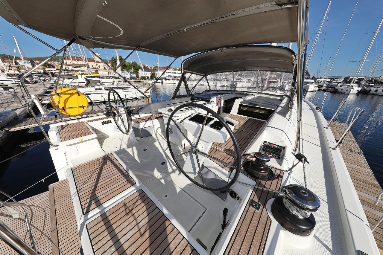 Najam Oceanis 51.1 - 5 + 1 cab. "Air 1" u destinaciji Trogir | Nautilus - Slika 4