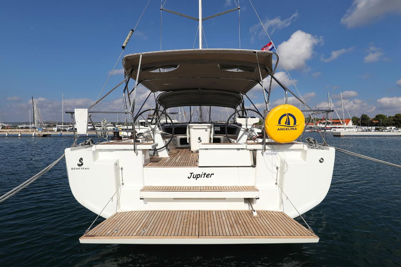 Najam Oceanis 51.1 - 5 + 1 cab. "Jupiter" u destinaciji Biograd na Moru | Nautilus - Slika 3