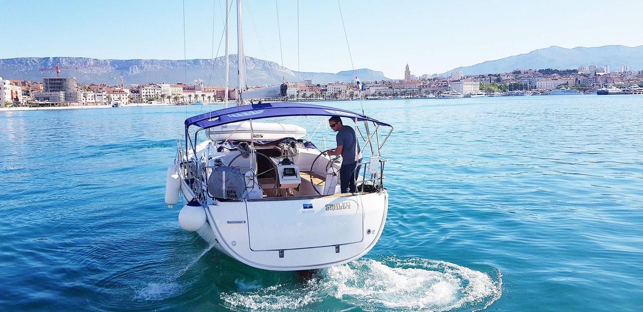 Charter Bavaria Cruiser 37 - 3 cab. "Smiley" in Split | Nautilus - Slika 3