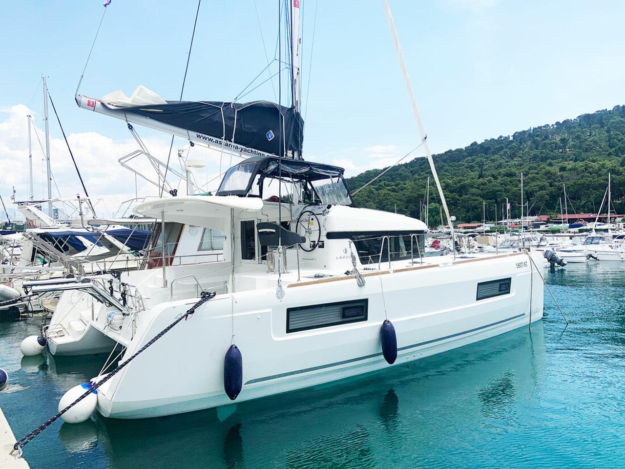 Charter Lagoon 40 - 4 + 2 cab "Candy" in Split | Nautilus - Slika 3