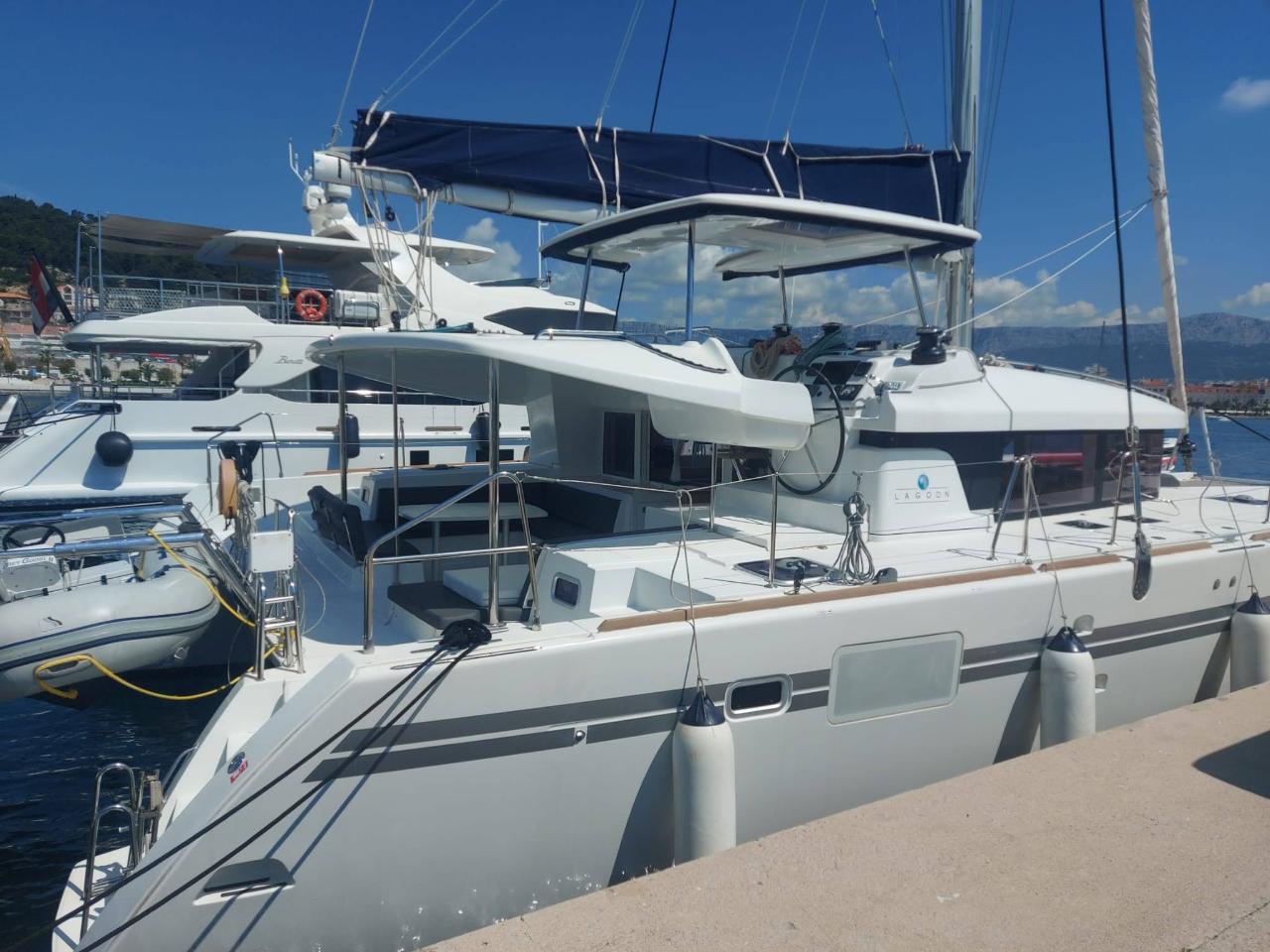 Charter Lagoon 450 S - 4 + 2 cab. "Nathalie" in Split | Nautilus - Slika 4