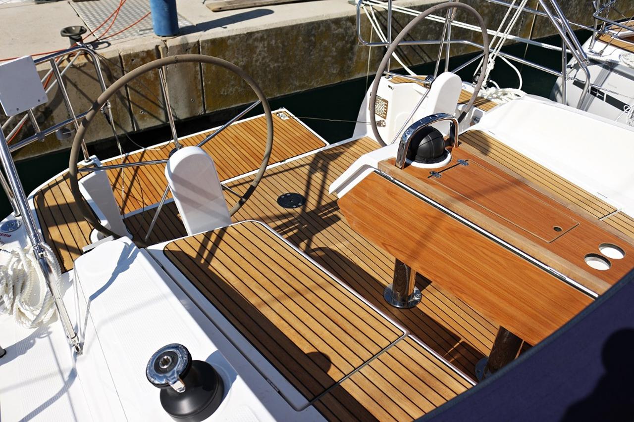 Najam Bavaria Cruiser 37 - 3 cab. "Julia" u destinaciji Sukošan | Nautilus - Slika 4