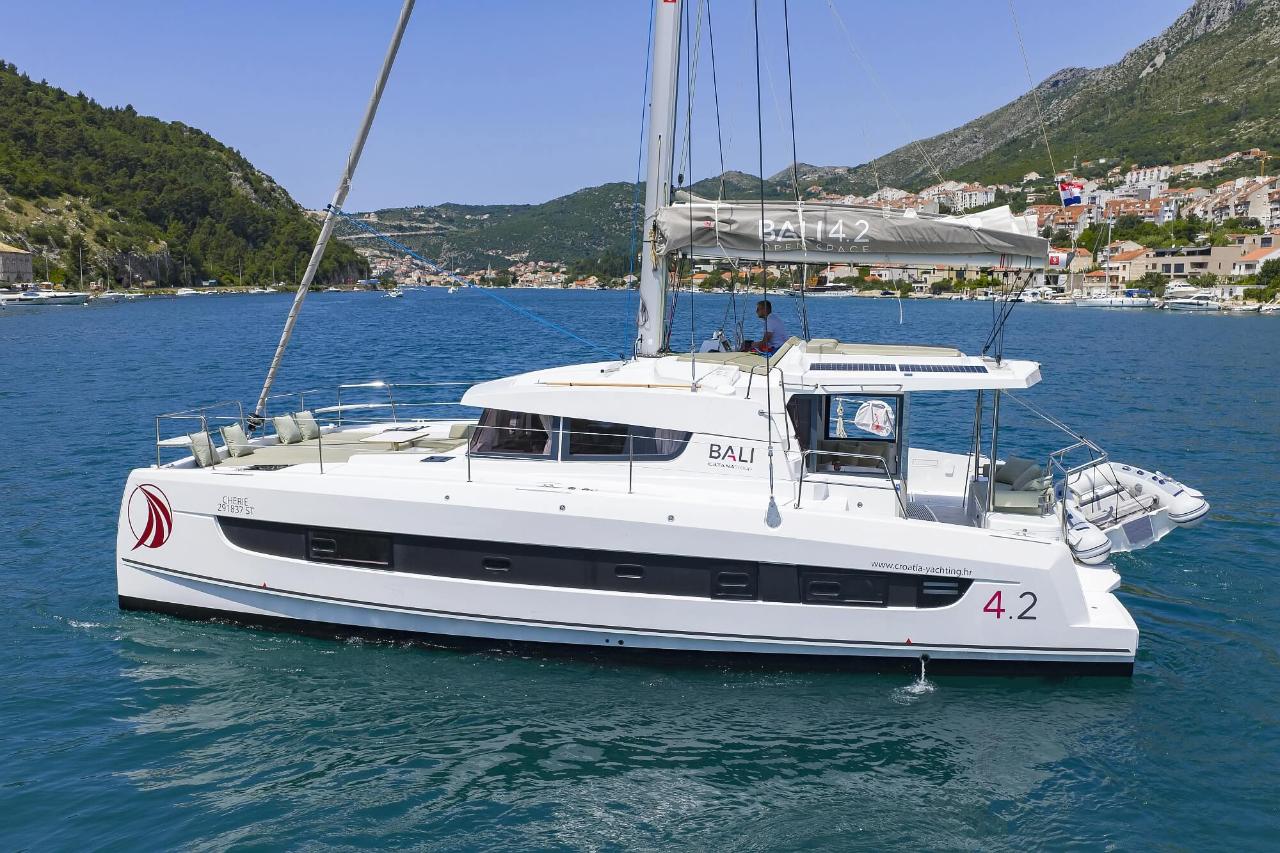Charter Bali 4.2 - 4 + 1 cab. "Chèrie" in Dubrovnik | Nautilus - Slika 3